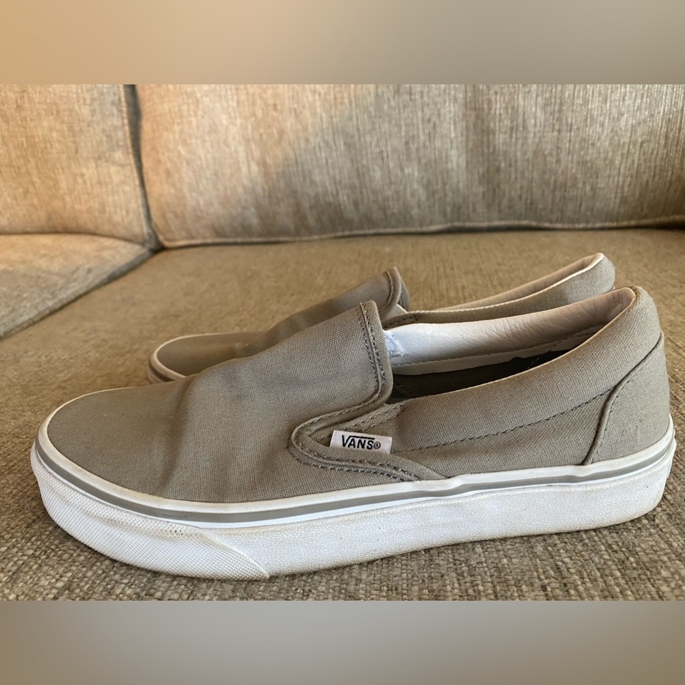 Vans - Picture 2 of 6